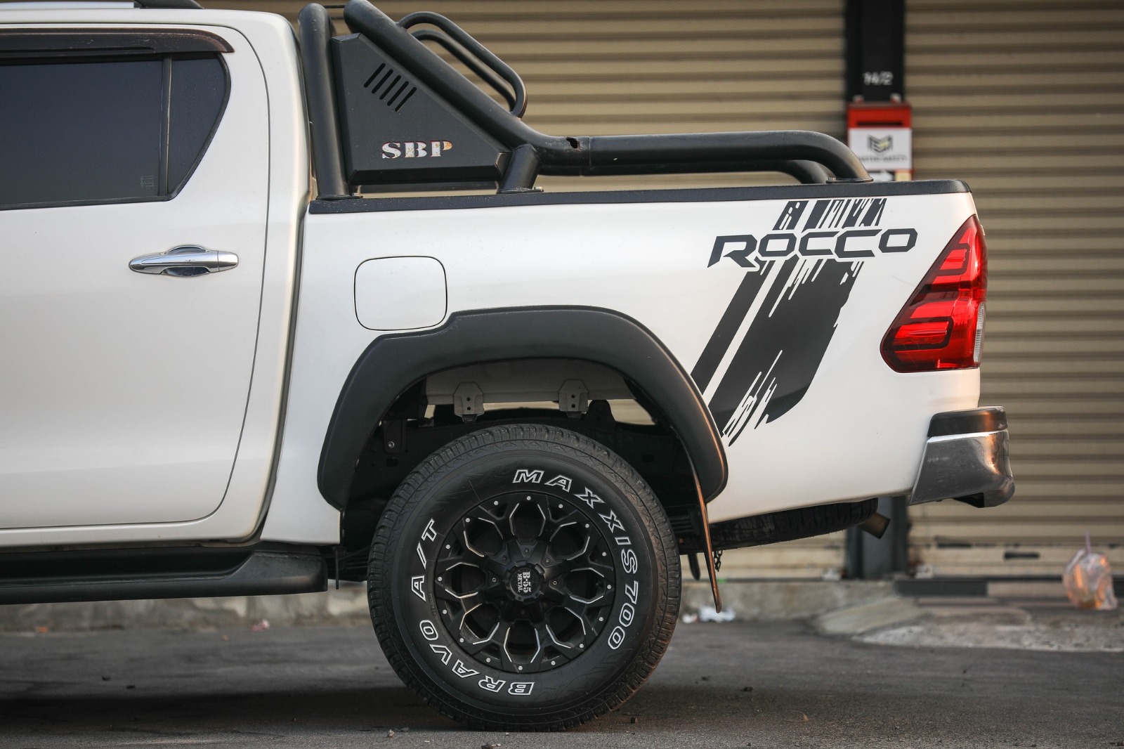 Car image 8